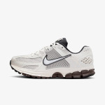 NIKE Спортни обувки W NIKE ZOOM VOMERO 5 