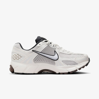 NIKE Спортни обувки W NIKE ZOOM VOMERO 5 
