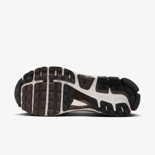 NIKE Спортни обувки W NIKE ZOOM VOMERO 5 