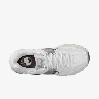 NIKE Спортни обувки Zoom Vomero 5 