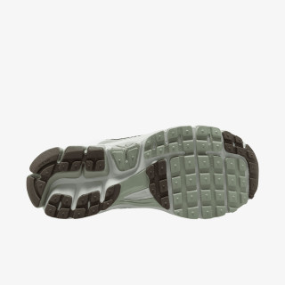 NIKE Спортни обувки Zoom Vomero 5 