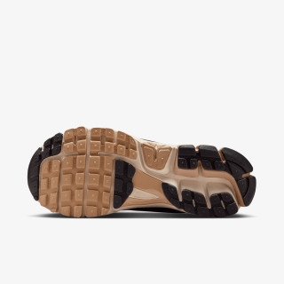 NIKE Спортни обувки W NIKE ZOOM VOMERO 5 