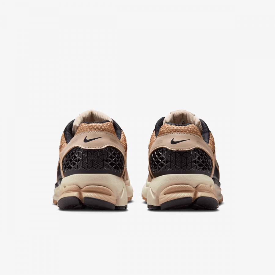 NIKE Спортни обувки W NIKE ZOOM VOMERO 5 