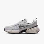 NIKE Спортни обувки V2K Run 