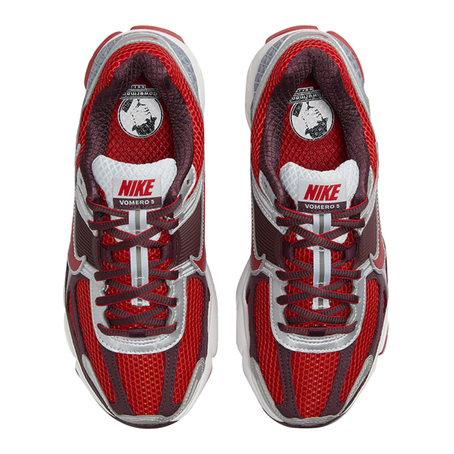 NIKE Спортни обувки WMNS NIKE VOMERO 5 