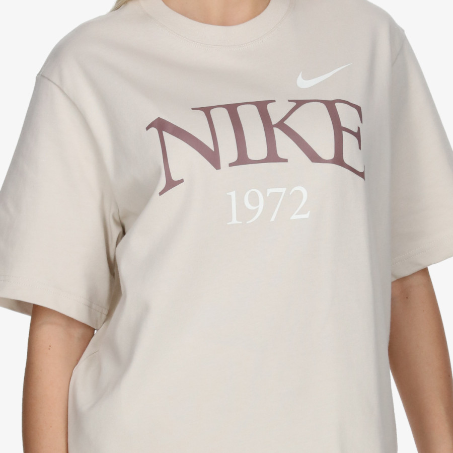 NIKE Тенискa W NSW TEE CLASSICS BOXY 