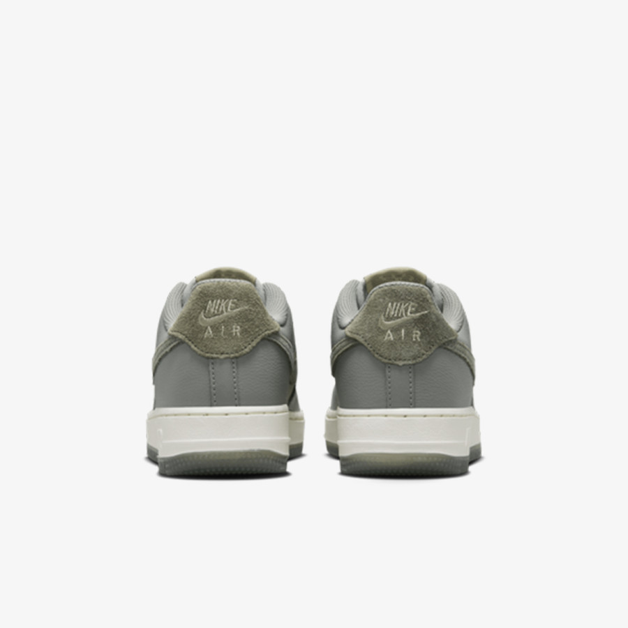 NIKE Спортни обувки AIR FORCE 1 LV8 4 BG 