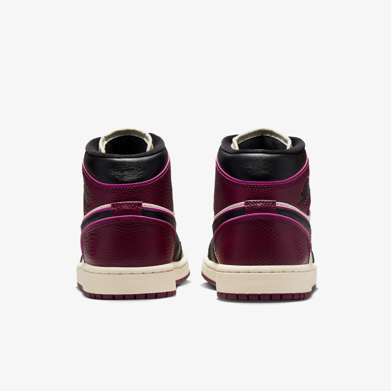 NIKE Спортни обувки Air Jordan 1 Mid SE 