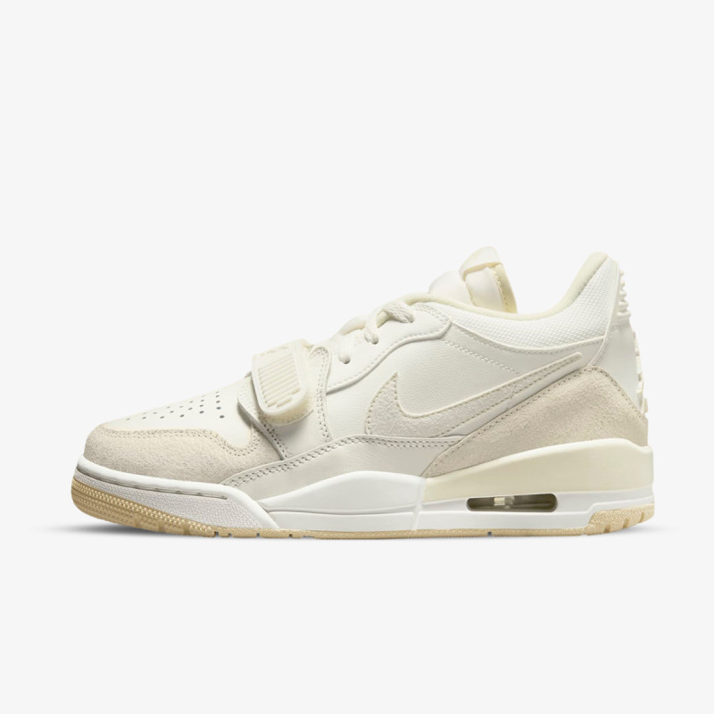 NIKE Спортни обувки WMNS AIR JORDAN LEGACY 312 LOW 
