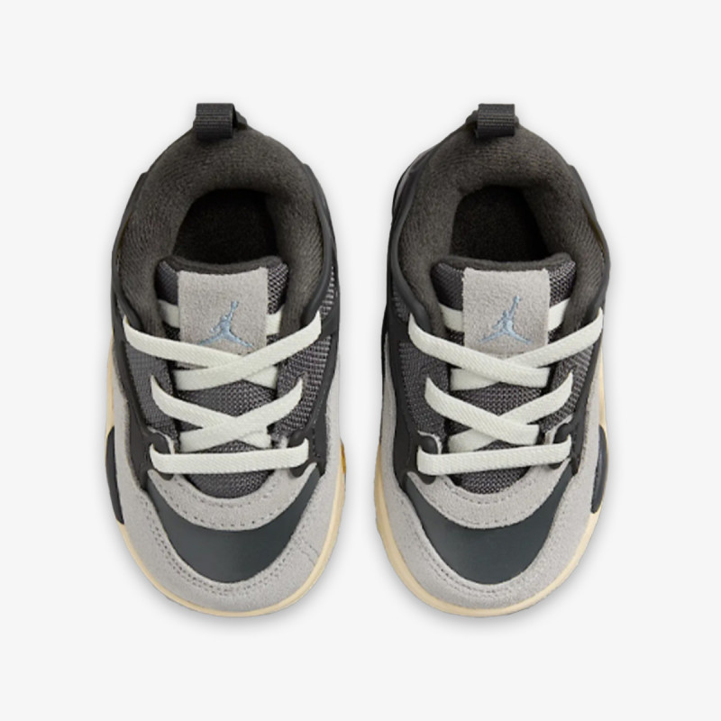 NIKE Спортни обувки Air Jordan 4 RM 
