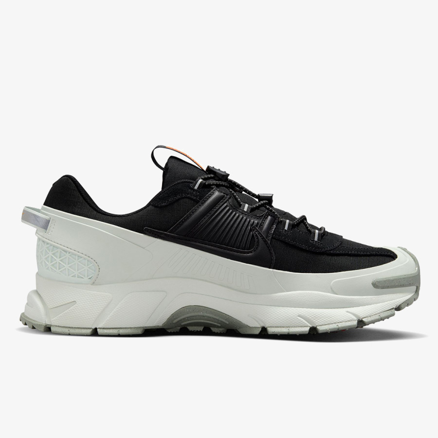 NIKE Спортни обувки VOMERO ROAM 