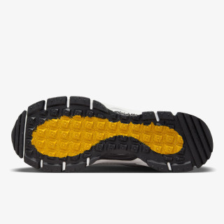 NIKE Спортни обувки VOMERO ROAM 