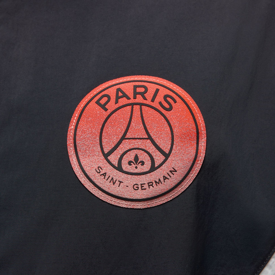NIKE Яке Jordan x Paris Saint-Germain 