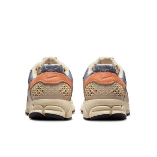 NIKE Спортни обувки Zoom Vomero 5 