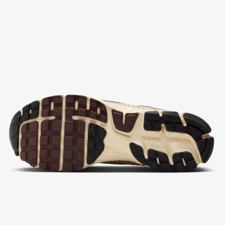 NIKE Спортни обувки Zoom Vomero 5 