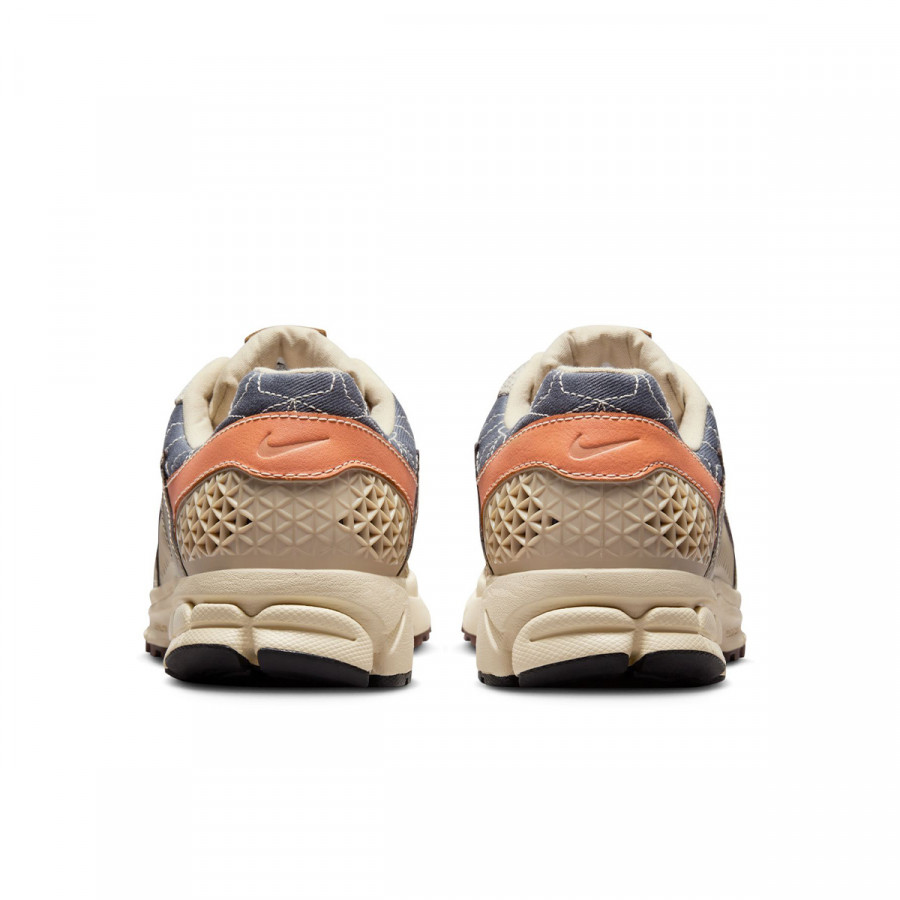 NIKE Спортни обувки Zoom Vomero 5 