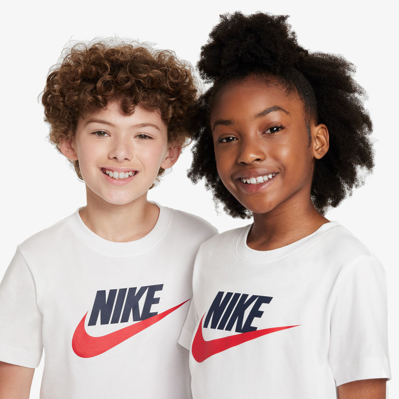 NIKE Тенискa Futura 