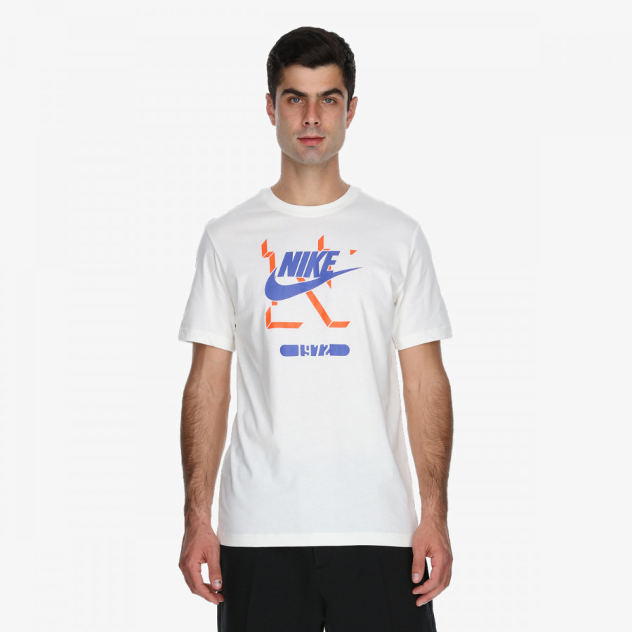 NIKE Тенискa Futura 