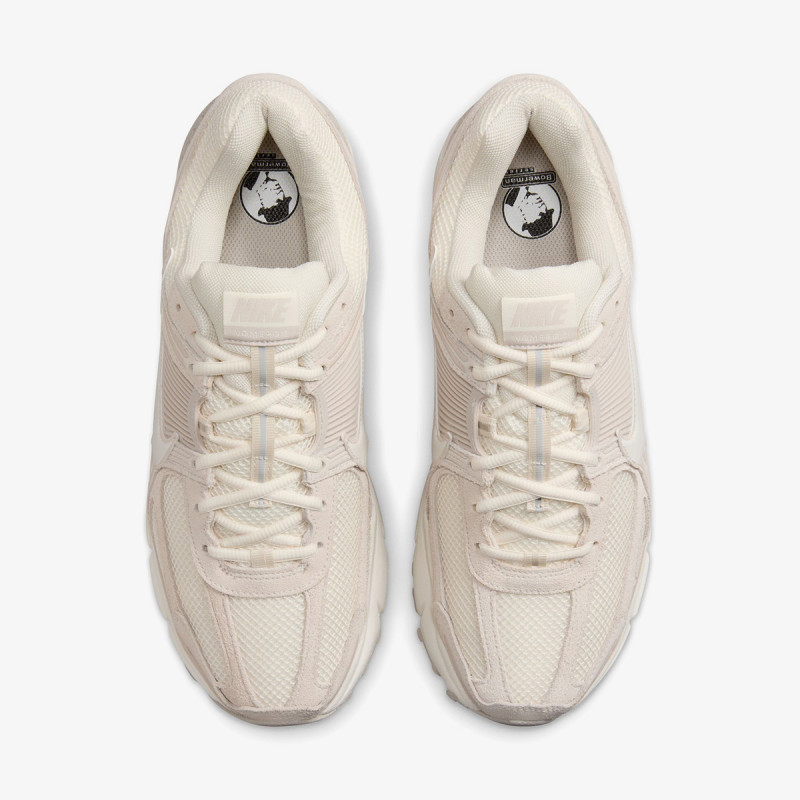 NIKE Спортни обувки Vomero 5 