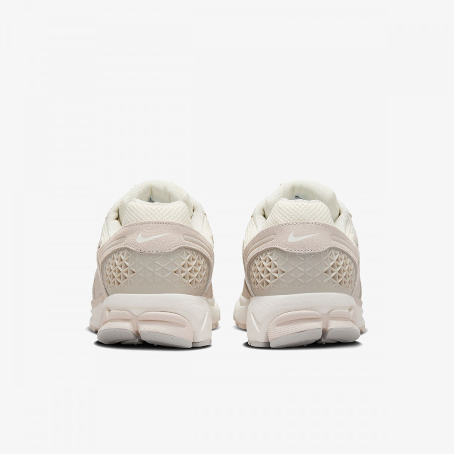 NIKE Спортни обувки Vomero 5 