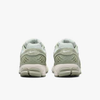 NIKE Спортни обувки Vomero 5 