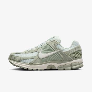 NIKE Спортни обувки Vomero 5 