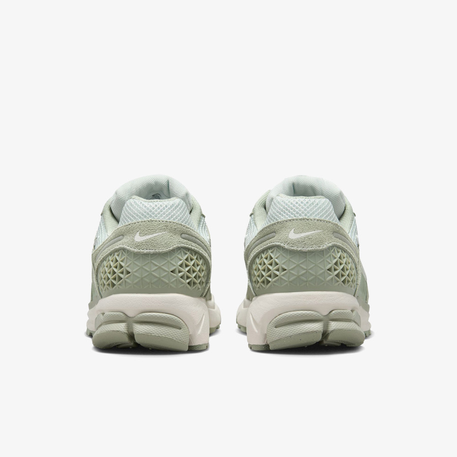 NIKE Спортни обувки Vomero 5 