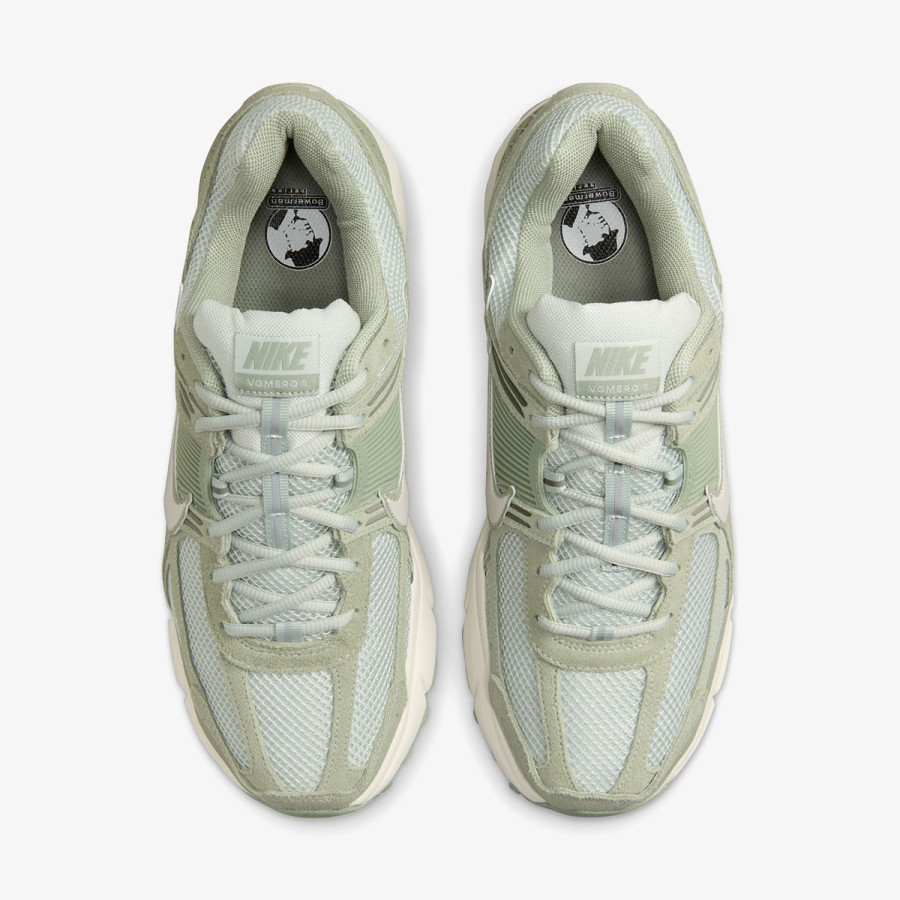 NIKE Спортни обувки Vomero 5 
