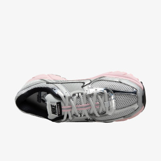 NIKE Спортни обувки Vomero 5 