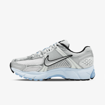 NIKE Спортни обувки Vomero 5 