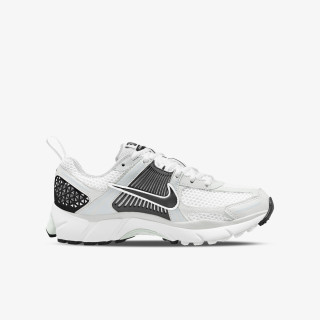 NIKE Спортни обувки Vomero 5 