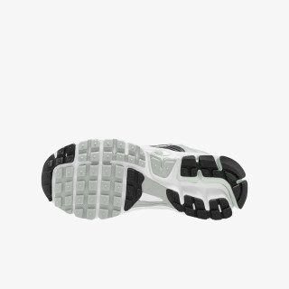 NIKE Спортни обувки Vomero 5 
