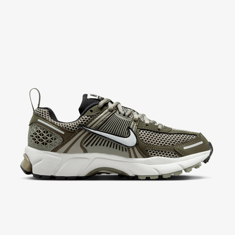 NIKE Спортни обувки VOMERO 5 BG 