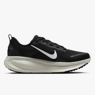 NIKE Спортни обувки NIKE VOMERO 18 