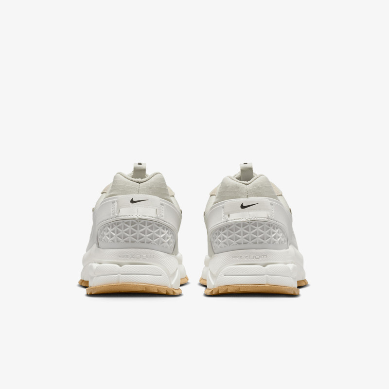 NIKE Спортни обувки W NIKE ZOOM VOMERO ROAM 