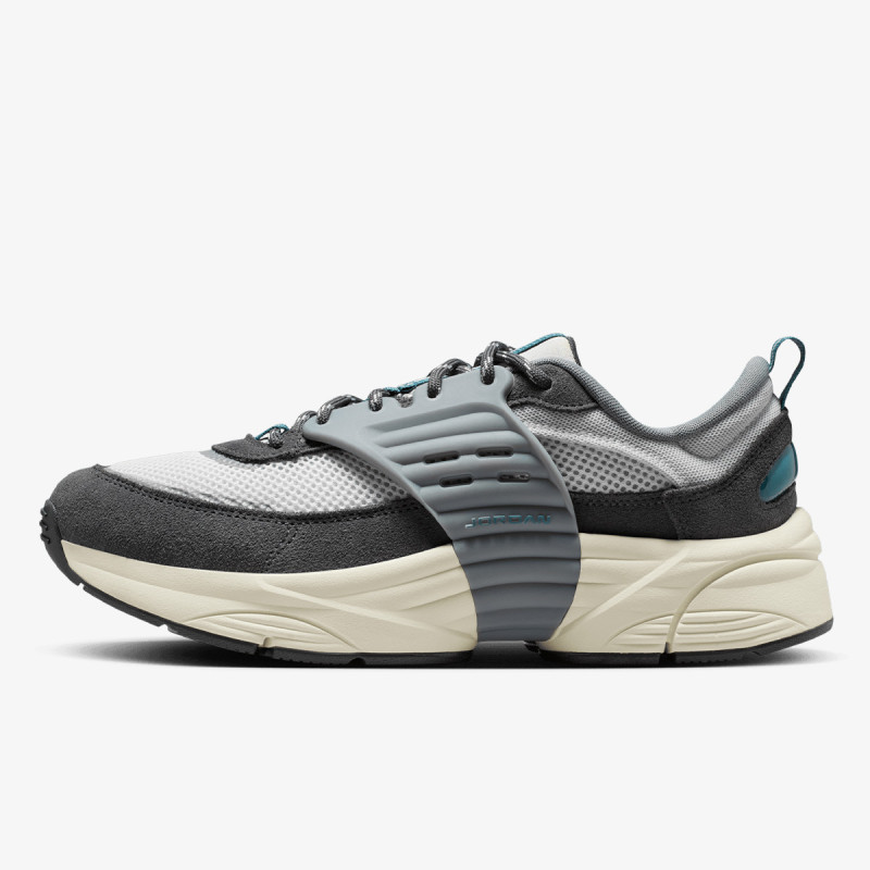 NIKE Спортни обувки JORDAN TRUNNER O/S 