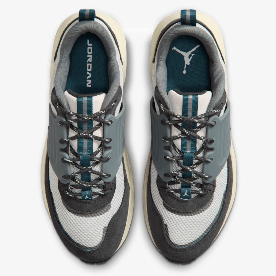 NIKE Спортни обувки JORDAN TRUNNER O/S 