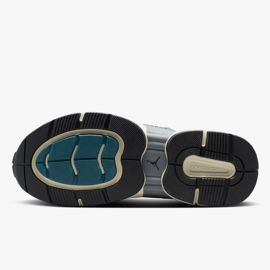 NIKE Спортни обувки JORDAN TRUNNER O/S 