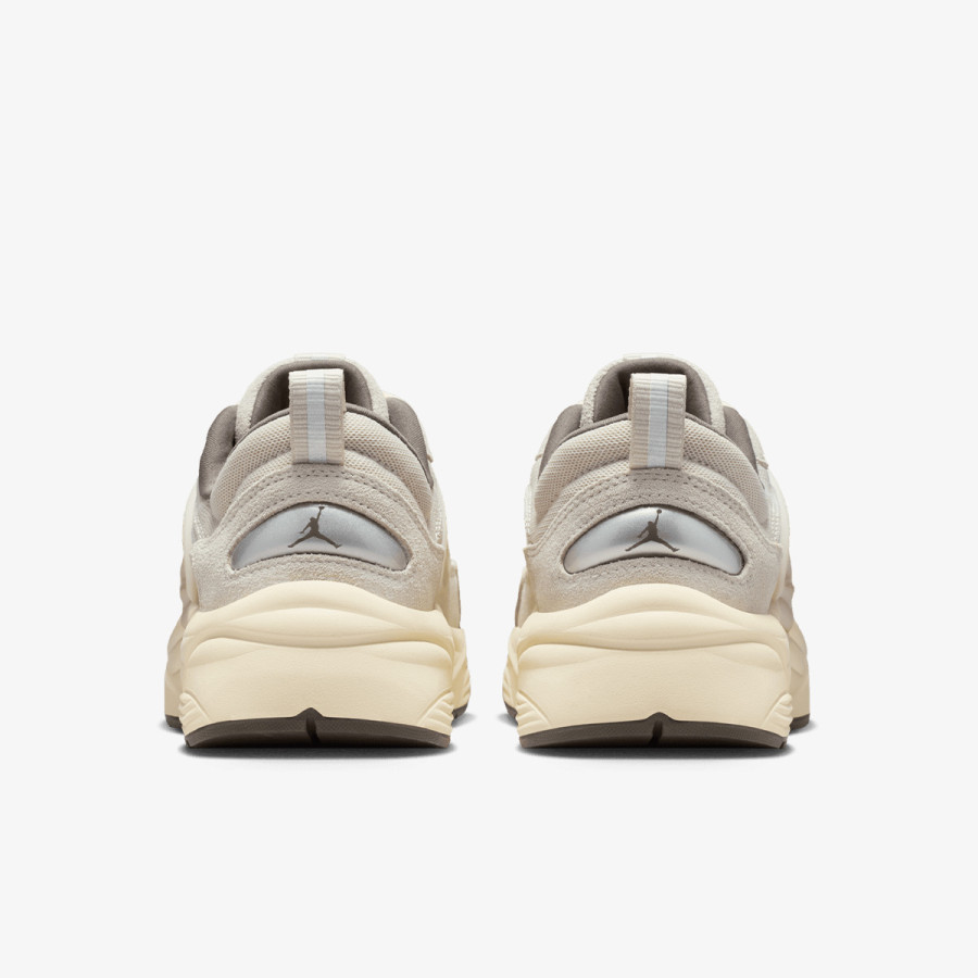 NIKE Спортни обувки JORDAN TRUNNER O/S 