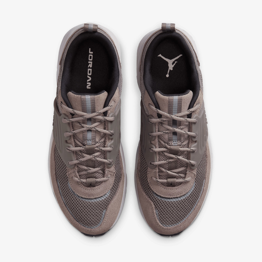 NIKE Спортни обувки JORDAN TRUNNER O/S 