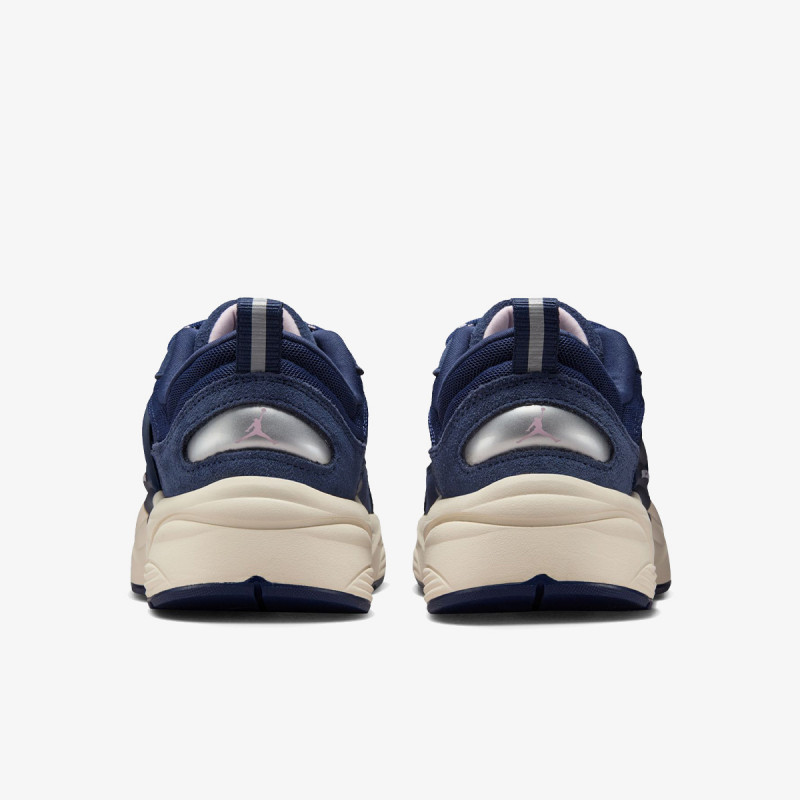 NIKE Спортни обувки JORDAN TRUNNER O/S 