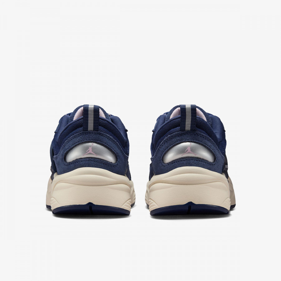 NIKE Спортни обувки JORDAN TRUNNER O/S 