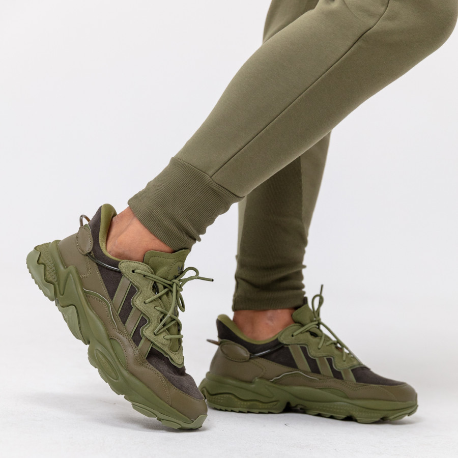 adidas Спортни обувки OZWEEGO 