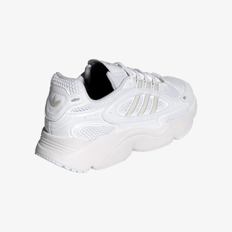 adidas Спортни обувки Ozmillen 
