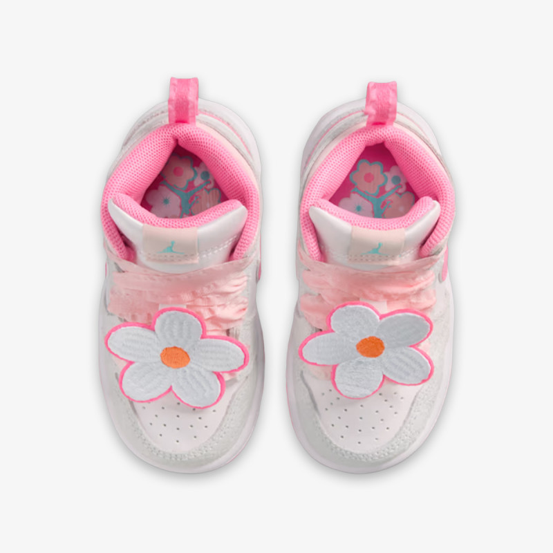 NIKE Спортни обувки JORDAN 1 MID SE FEM GT 