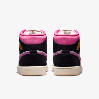 NIKE Спортни обувки AIR JORDAN 1 MID SE 