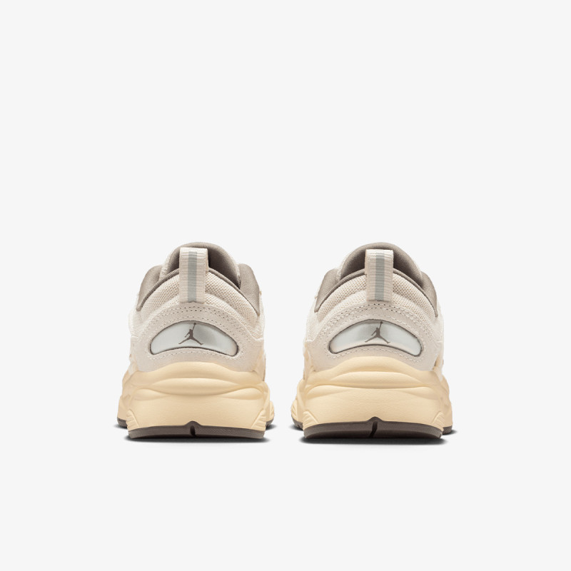 NIKE Спортни обувки JORDAN TRUNNER O/S BG 