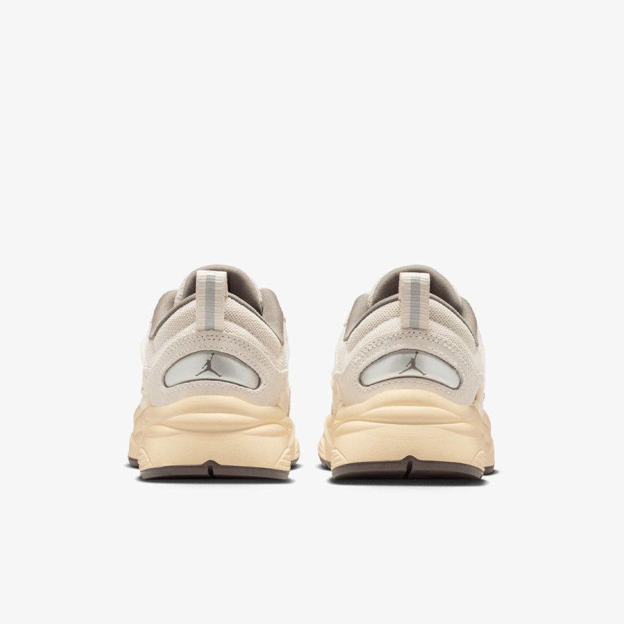 NIKE Спортни обувки JORDAN TRUNNER O/S BG 