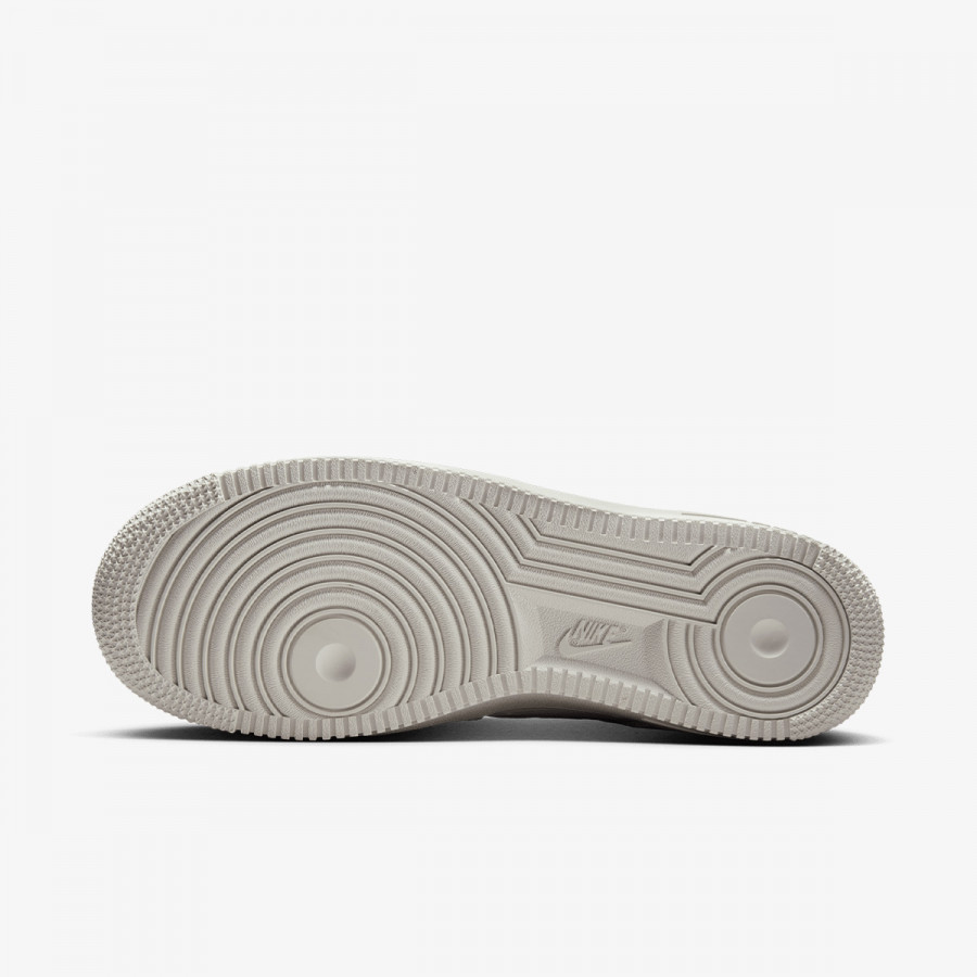 NIKE Спортни обувки W NIKE AIR FORCE 1 LO SR 
