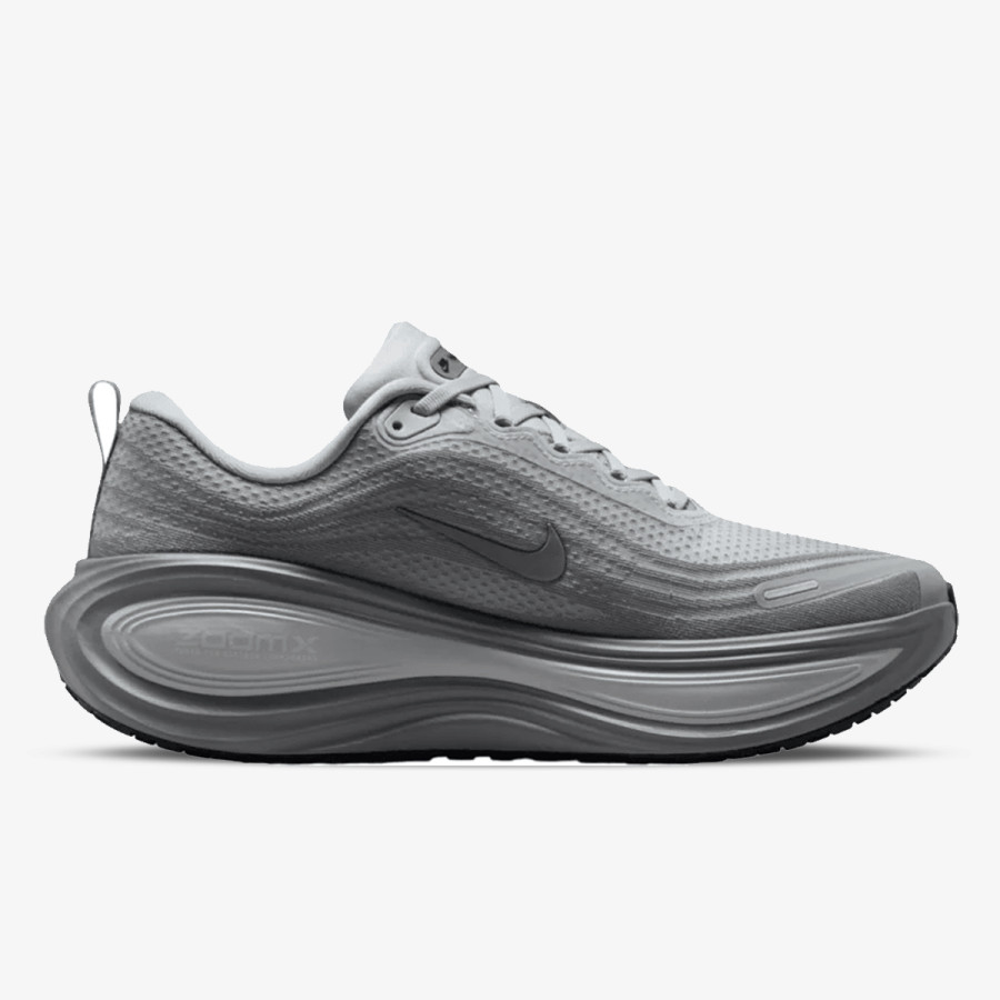 NIKE Спортни обувки NIKE VOMERO PLUS AS 